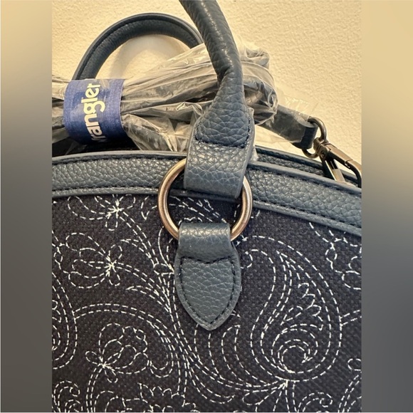 NWT Navy Wrangler Bucket Bag w/shoulder strap - Picture 4 of 11